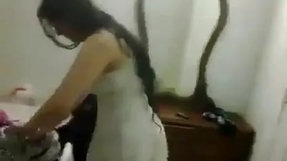 انجمن انجمن تازه بلند و باریک لینک کانال شهوانی با هموار اصلاح پوبیس تصمیم به لطفا