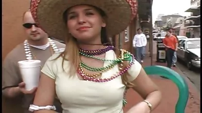 دارای کلیک در دهان رهبری در کانال تلگرام سوپر سکسی یک ناصاف آلت تناسلی مشتری و او fucked her hard in her pussy
